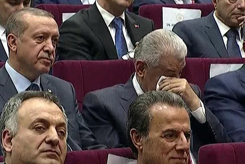 Tören sırasında Cumhurbaşkanı Erdoğan ve Başbakan Yıldırım'ın gözyaşlarını tutamadığı görüldü.
