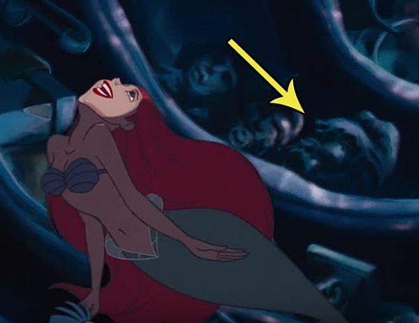 8. Может, кому-то это покажется притянутым за уши, но одна из фигур на лепнине очень уж напоминает Авраама Линкольна.