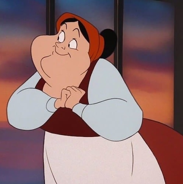 9. Служанка принца Эрика носит тот же костюм, что и Золушка!