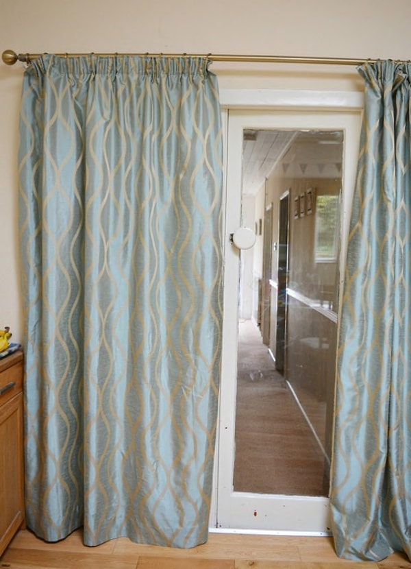 Как исправить: Подшейте шторы