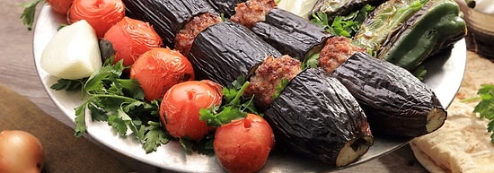Urfa' nın En Güzel Yemeklerinden Patlıcan Kebabı Tarifi