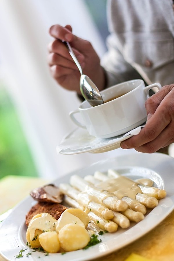 6. Из-за огромного количества мыслей вы даже теряете аппетит