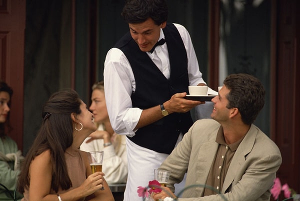 1. Грубить обслуживающему персоналу