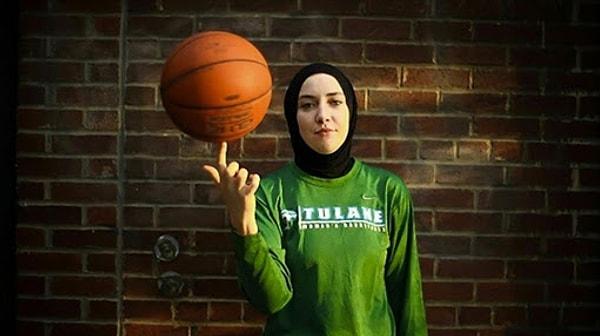 Bosna Hersek asıllı Amerikalı basketbolcu Indira Kaljo imza kampanyasını ilk başlatan isimler arasındaydı.