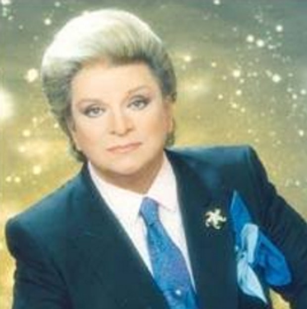 Zeki Müren-Şimdi Uzaklardasın