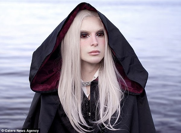 8. Луис считает себя трансвидом и полагает, что в мире фантазий нужно быть красивым не только внутри, но и снаружи.