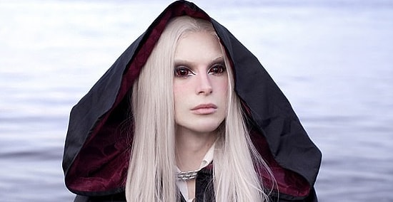 Мужчина потратил 25 000 фунтов, чтобы превратиться в эльфа