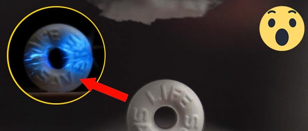 Sert Bir Şekilde Darbe Alan Şekerlemenin İçinden Çıkan Garip Kıvılcımlar