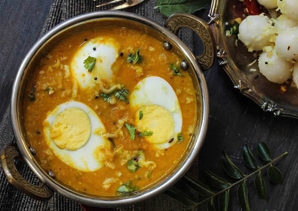 8. Индия — яйца в соусе карри