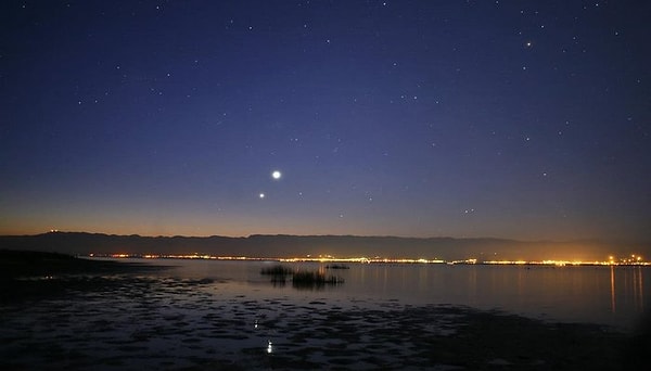 2. Венера видна с Земли без телескопа.