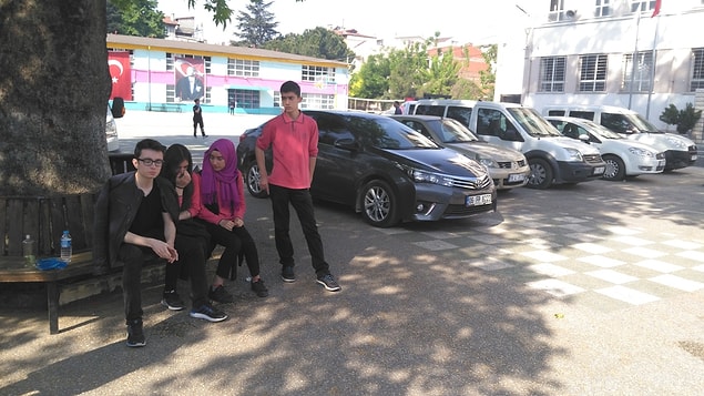 Polis ekiplerinin olayla ilgili soruşturmayı sürdürüyor.