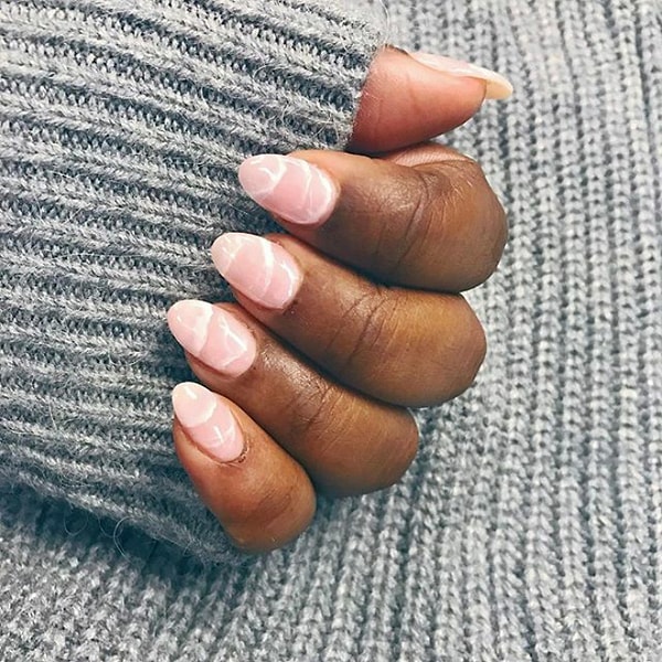 3. И поскольку в моде пастельные цвета - это поможет дополнить образ в духе весенних тенденций.