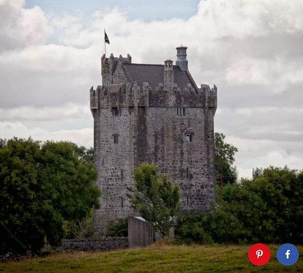 9. ''15th-Century Castle'' - Galway, İrlanda