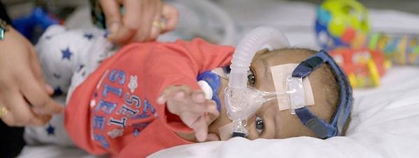 1. То, что раньше было лишь мечтой, воплотилось в жизнь: врачи излечили двоих детей от лейкемии без помощи химиотерапии! Вместо нее доктора использовали генную инженерию.