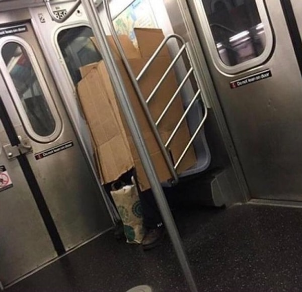 7. А что? Зато за кварплату платить не надо!