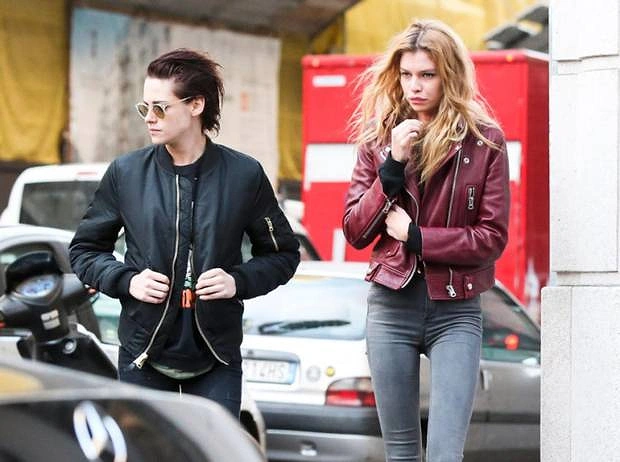 Kristen Stewart Ve Kiz Arkadasi Unlu Model Stella Maxwell Birlikte Yasama Karari Aldi Onedio Com