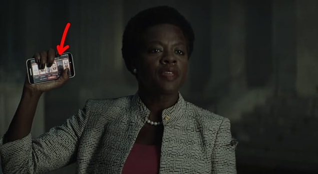 12. Amanda Waller'ın telefonunda görüntülenen ekibin üyelerinden Slipknot'ın kafası yok. Çünkü hatırlarsanız, kaçmaya çalıştığı için idam edilmişti.