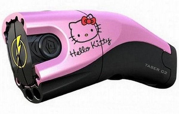 9. Разноцветные электрошокеры-тазеры