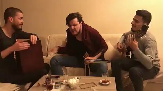 Muhteşem Sesi ve Kemençesiyle Blues Yapan Adam