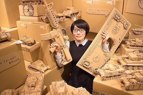 5. Japon sanatçı Monomi Ohno ise 3 boyutlu çalışmalarının esas maddesi olarak gördü bu kutuları.