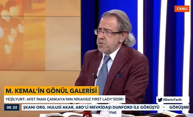 Program esnasında ekrandaki alt yazıda ise Süleyman Yeşilyurt’un kitabının adı olan 'M. Kemal’in gönül galerisi' başlığı kullanıldı