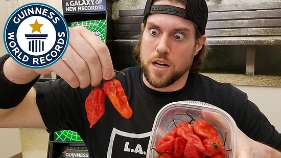 Rekorlar Kitabına Göre Dünyanın En Acı Biberi Olan 'But Jolokya'dan 121 Gram Yiyen Adam