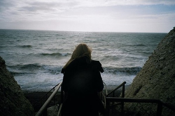 2. По поступкам видно, как тебя ценят. По звонкам - как в тебе нуждаются. И только время показывает - кому ты дорог.