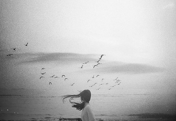 5. Вместо того, чтобы стирать слезы с лица, сотрите из жизни людей, которые заставили вас плакать.