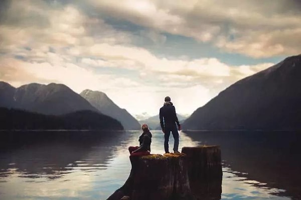 9. Всё можно пережить в этой жизни, пока есть для чего жить, кого любить, о ком заботиться и кому верить.