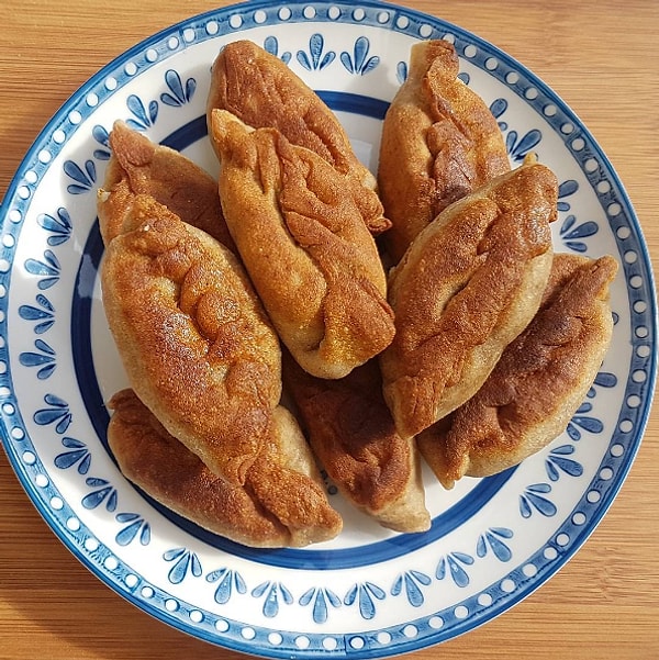 11. Пирожки с вишней