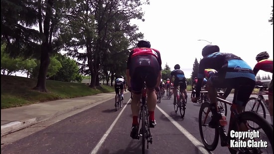 Bisiklet Yarışçısının Kötü Bir Şekilde Kaza Yapmasına Neden Olan Drone