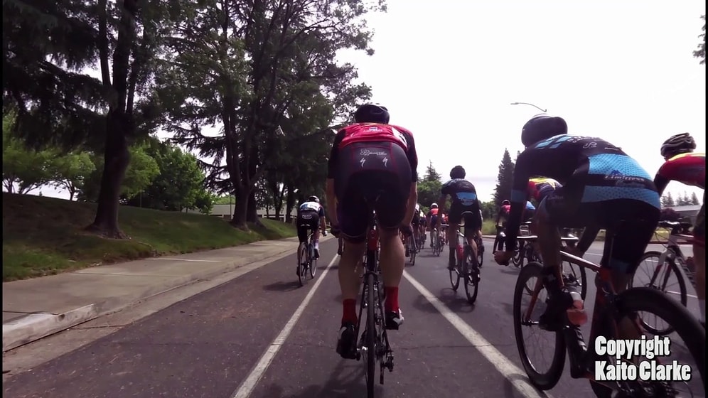 Bisiklet Yarışçısının Kötü Bir Şekilde Kaza Yapmasına Neden Olan Drone