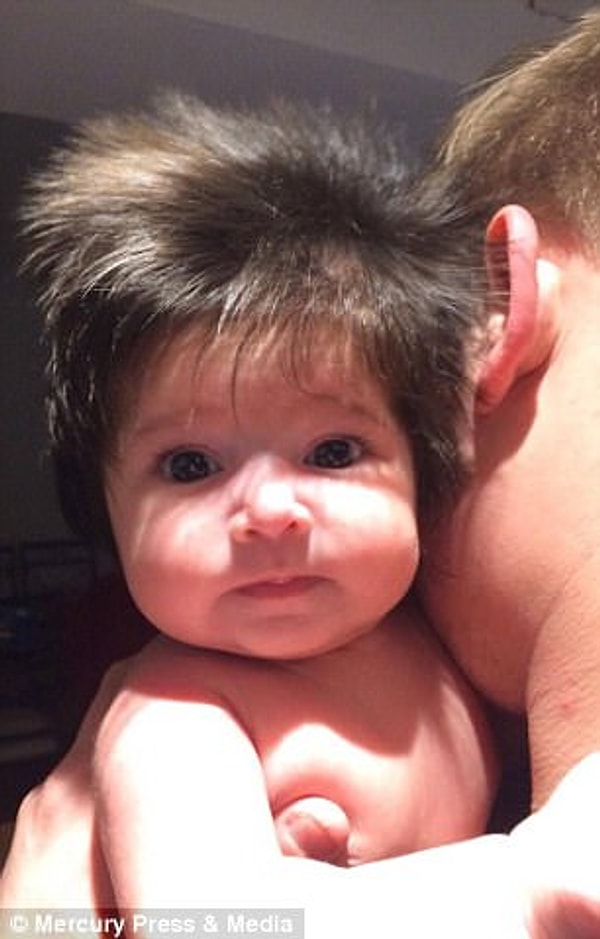 9. Девочка однозначно станет героиней всех реклам шампуней, когда подрастет!