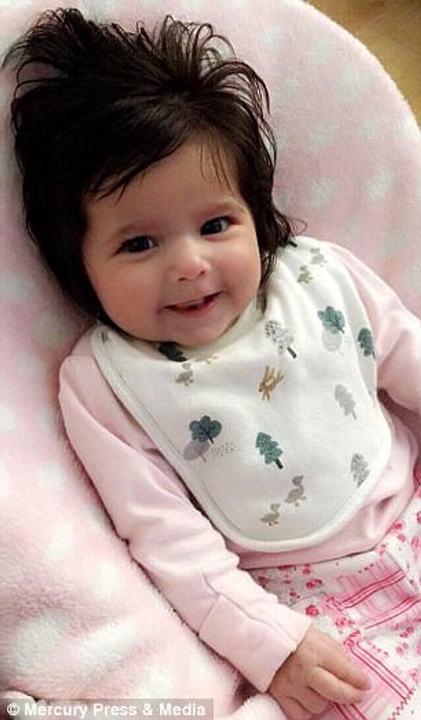 12. Наташа думает, что Холли скоро понадобится стрижка, но Эшли против