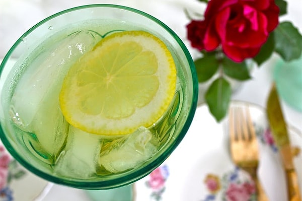 8. Лимонад с медовым виски