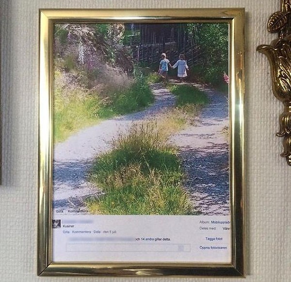 7. "Мама моего друга распечатала и вставила в рамку фото с фейсбука"