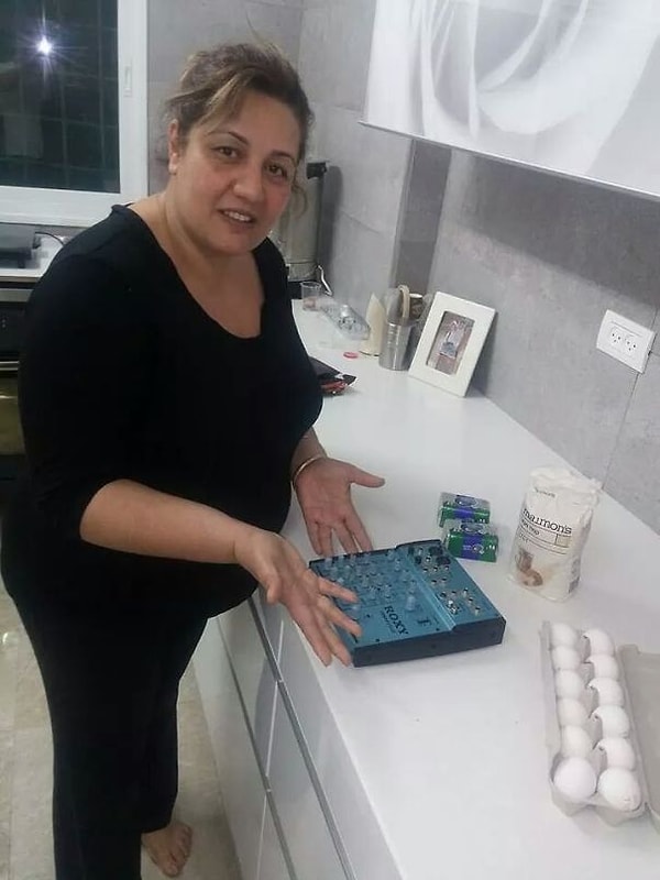 12. "Моя мама купила в интернет-магазине немного не тот миксер, что она хотела"