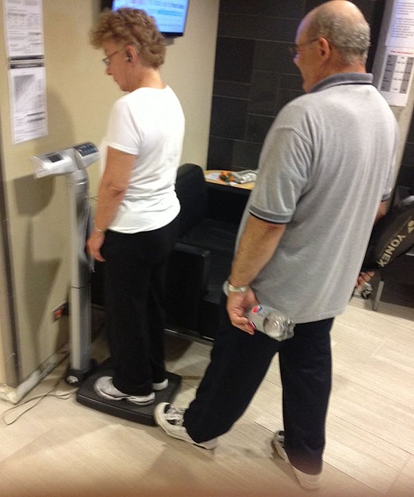 15. Бабушка не могла понять, с чем связано внезапное увеличение ее веса, и это продолжалось 7 минут