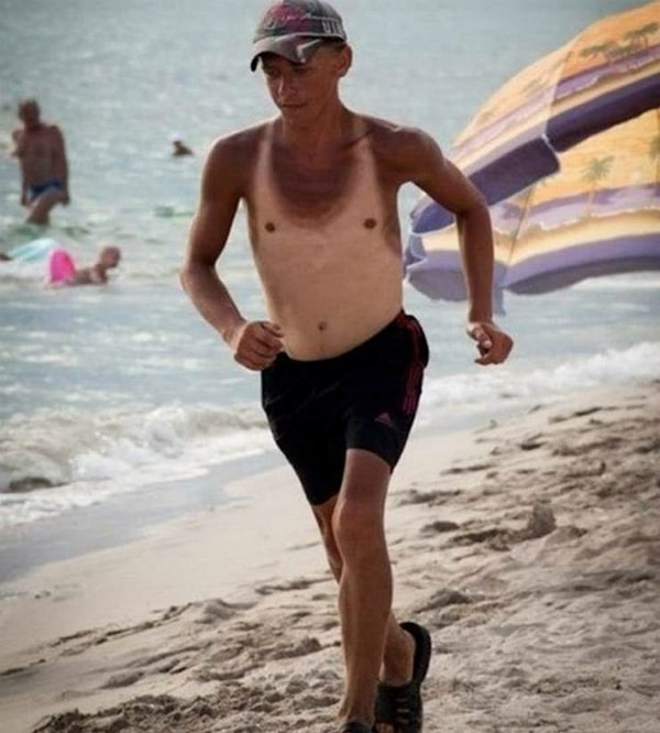 2. Кажется, этот молодой человек пропустил момент, когда стоило бы снять майку...