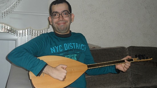 Engelliler Haftasında Engelsiz Bir Başarı ve Mutluluk Hikayesi: Erkan Akın