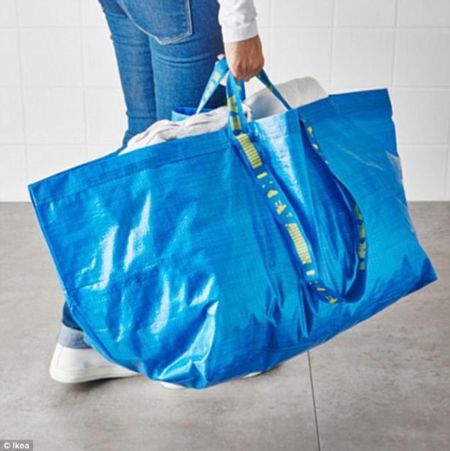 3. IKEA has been selling the Frakta tote bags for many years. Now, crafty types are using the blue plastic as raw material for their fashion designs