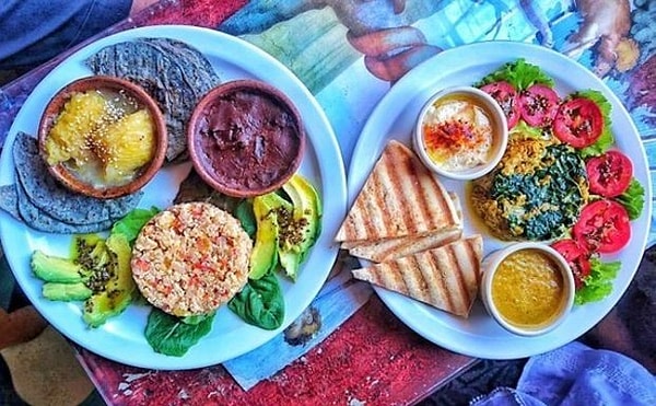 7. "Тебе наверное дорого обходится твое пристрастие?"