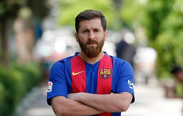 8. На сходство молодого человека с великим аргентинцем обратил внимание несколько месяцев назад отец Резы