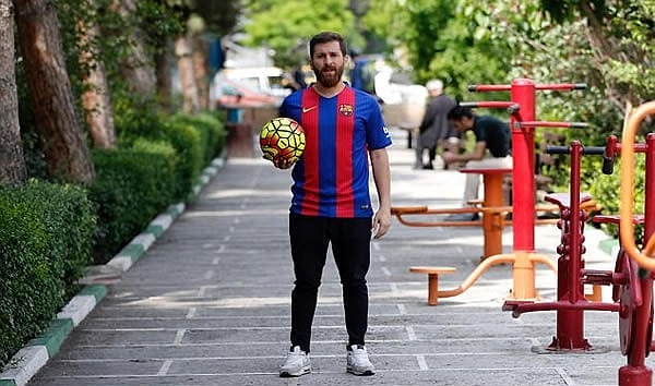 10. С тех пор иранец следит за укладкой волос и ухаживает за бородой, стараясь еще больше походить на Месси