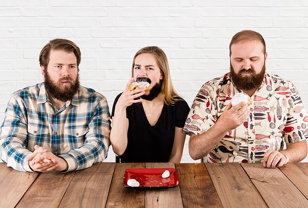 2. Пончики в сахарной пудре