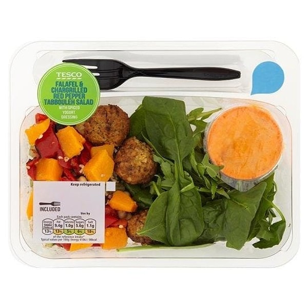 4. Салат Табуле с фалафелью и красным перцем