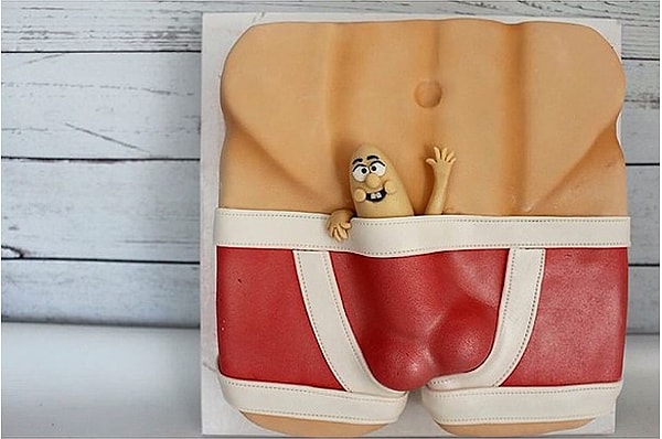 6. "Надеть светящийся в темноте презерватив и поиграть в джедаев"