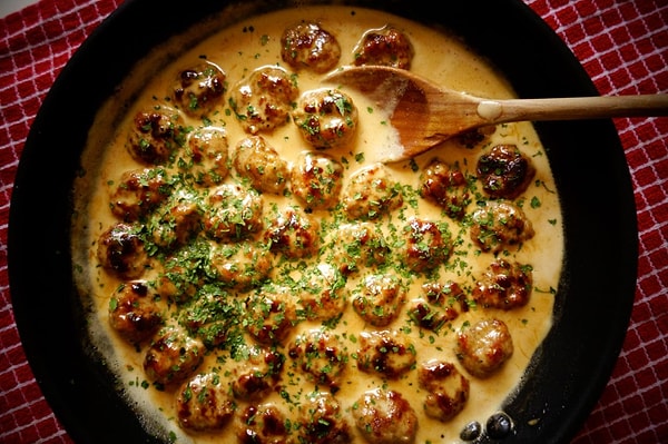 7. Фрикадельки в сливочном соусе