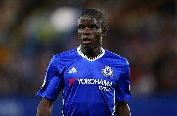 Geçen sene Leicester City ile Premier Lig şampiyonu olan N'Golo Kanté, bu sezon başı transfer olduğu Chelsea'nin de şampiyonluk kazanmasında önemli rol oynadı.