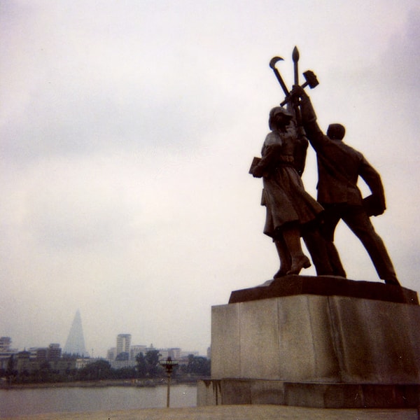 10. Бронзовые статуи